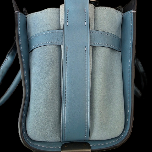 Coach Swagger With Tea Roses - Picture 12 of 15